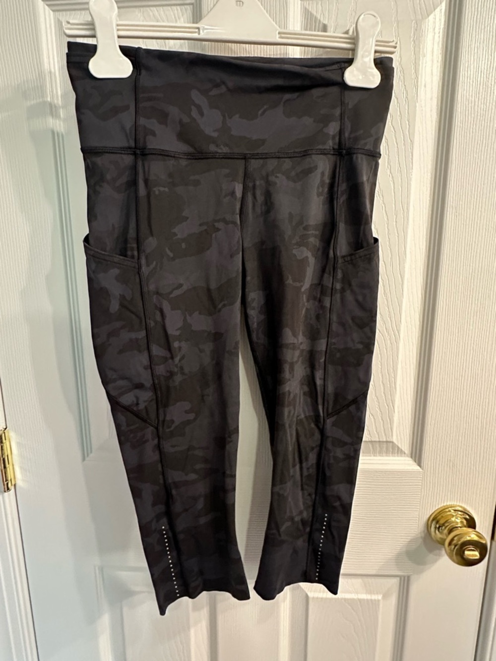 Lululemon High-Waist Black Camo Capri Leggings with Side Pockets